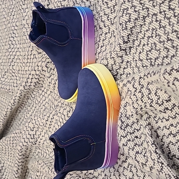 Lands' End Rainbow Zip High Tops Size 9 - Picture 2 of 5